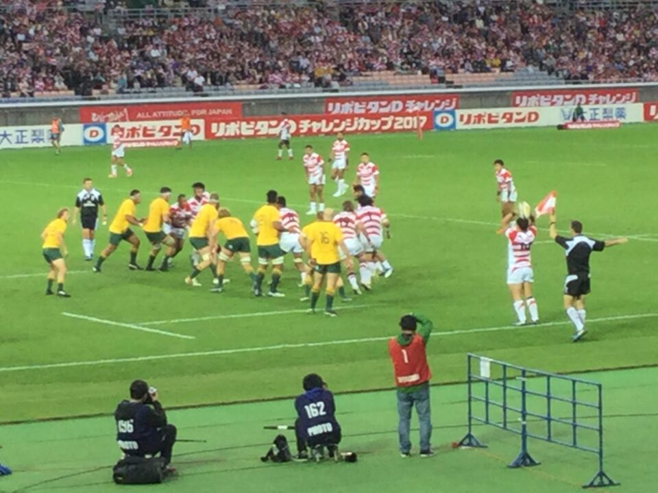 マイボールのラインアウトではプレッシャーに苦しむ。